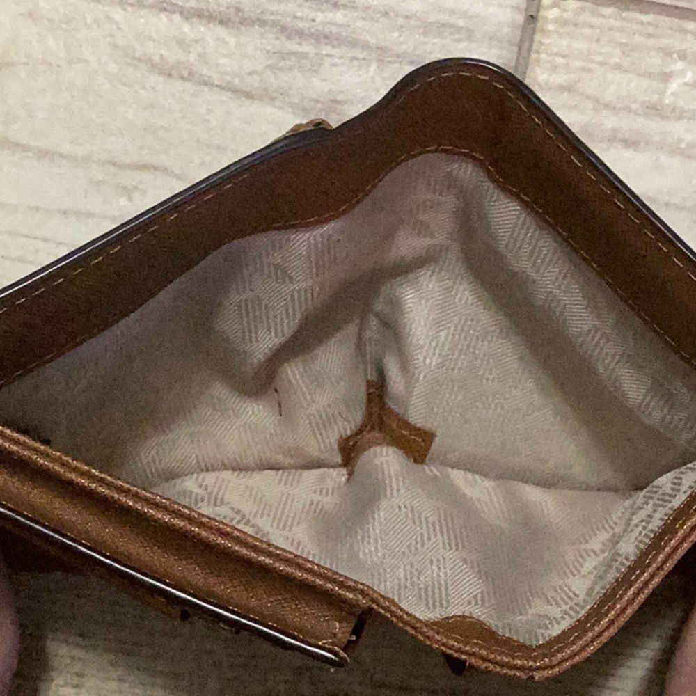 Michael Kors Wallet - Picture 4 of 5